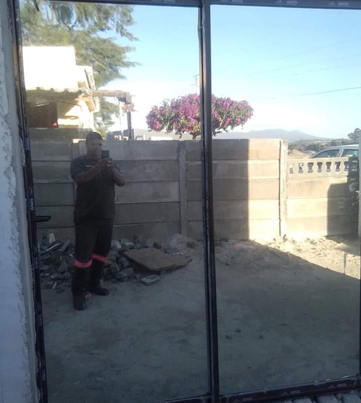 Kipido Glass Service